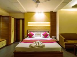 Hotel Manas Continental Gorakhpur，位于戈勒克布尔的酒店