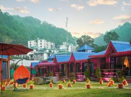 sol glow resort near kainchi dham，位于博瓦利的酒店