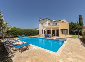 Villa Tsikkos Tria，位于波利斯的酒店