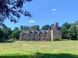 Maison d'Hôtes Château de La Lambardais，位于Maure-de-Bretagne的酒店