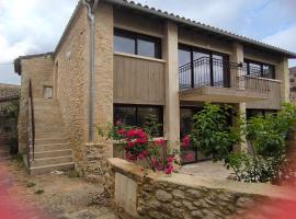 La Grange Des Rosiers bas，位于Saint-Front-sur-Lémance的酒店