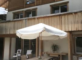 2-Zimmer Ferienwohnung,Parterre,Sitzplatz,Garage，位于阿德尔博登的酒店