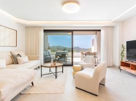 Casa Masari - Designer townhouse with views near Puerto Banus，位于伊斯坦的酒店