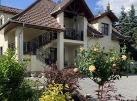 B&aacute;lint Villa Vend&eacute;gh&aacute;z，位于米什科尔茨道波曹的高尔夫酒店