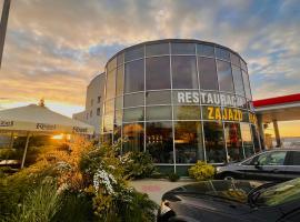 Zajazd Okalina，位于奥帕图夫的酒店