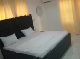 fab shortlet apartment，位于莱基的酒店
