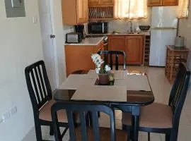 One Bedroom Apartment 1 minute walk to West Coast Beach!