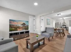 Modern 3BR Near Downtown & Casino, Pet-friendly, Fast Wi-Fi, Laundry