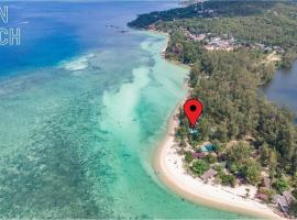 Zen Beach Oasis - Balinese Beachfront House with Stunning Sea View，位于帕干岛的酒店