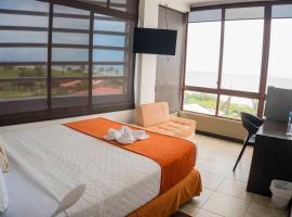 Hotel Punta Azul，位于佩德纳莱斯的酒店