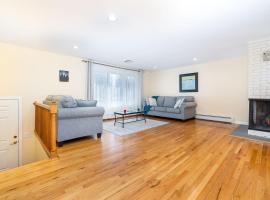 Spacious & Comfortable 3-Bedroom Home，位于法明顿的酒店