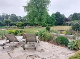 Garden Cottage in heart of Kent