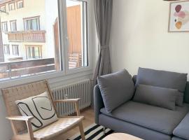 Gorgeous Modern Mountain View Flat in Täsch，位于塔什的酒店