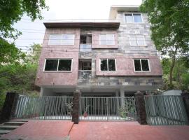 Lakeside Bliss Homestay at Fathesagar Lake，位于乌代浦的酒店