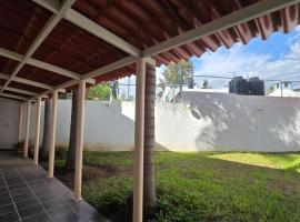 Casa las palmas，位于莫雷利亚的自助式住宿