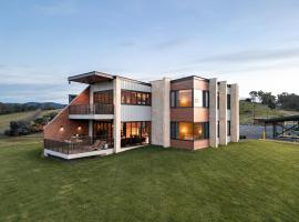 Luxury Two Bedroom with Vineyard Views The Reserve Retreat U10，位于蒙恩维优的酒店
