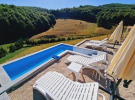Weekend house NEST Bjelašnica，位于别拉什尼察的酒店