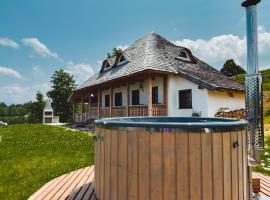 Căsuță tradițională cu ciubăr și saună în Bran - Casa de la Nuci，位于Sohodol的酒店