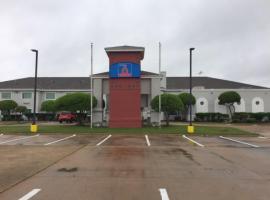 Studio 6 Burleson，位于伯利森的酒店