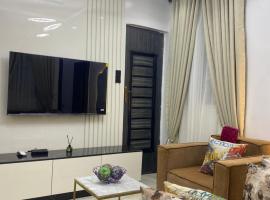 Smart 1 bedroom apartment Yaba，位于拉各斯的酒店