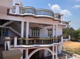 Hotel O Sri Lakshmi Dev's Comfort，位于Shrīrangapattana的酒店