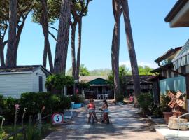 EDERA Parco Vacanze，位于马里纳迪马萨的露营地