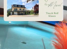 Residenz Moselzauber - Ferienwohnungen mit Pool Landschaft，位于恩斯特的酒店