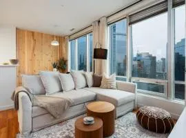 Chic Downtown Apartment with City Views near Stanley Park