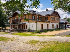 Wellness Hotel Franz - Rejvíz，位于耶塞尼克的酒店