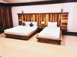 Eastin Park，位于Navalur的酒店