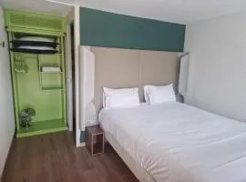 钟楼圣昆廷酒店