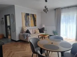 Apartament Come in