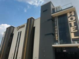 Charles Stainless Hotel，位于Abakaliki的酒店