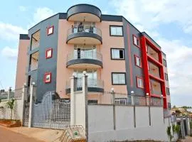 Résidence Romacy, appartement 2 chambres avec balcon à Ahala, quartier résidentiel de Yaoundé