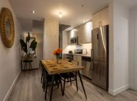 Roomy 1BR Getaway MTL Old Port