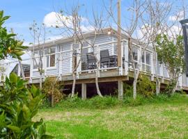 Countryside 4BR Family Home near Airport