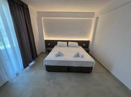 3rd Floor Mali i Robit Apartments，位于格勒姆的酒店
