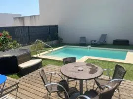 Pleasant modern house t4 airco pool jacuzzi parking