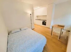 Zurich City Center Apartments next to Zurich HB Main Train Station LA - Self Checkin