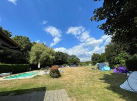 Tents @ Tomorrowland，位于Rumst的酒店