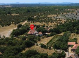 Apartments with parking spaces Konjevrate, Krka - 23231，位于Unešić的酒店