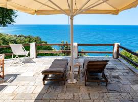 Hideaway in Damouchari with private access to sea ANNA's HORIZON，位于达默查理的酒店