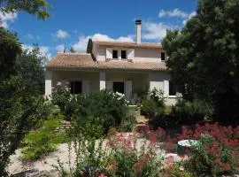 Holiday Home in Villes-sur-Auzon with Pool, cleaning included