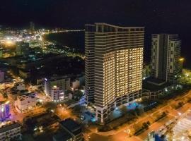 FLC Sea Tower Quy Nhơn View Biển，位于归仁的酒店