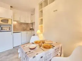 Studio central avec balcon, proche Thermes - FR-1-841-21