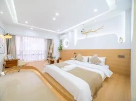 Xiaolu Chain Luxury Designer Homestay