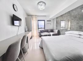 JTower Residences Heart of Mandaue steps from SM JMall，位于曼达维市的酒店