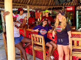 Diani Backpackers，位于迪亚尼海滩的酒店