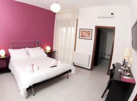 泽尼特萨兰托酒店，位于莱切的酒店