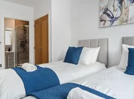 The Sapphire Suite - 2BR 2Bath